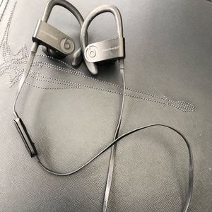 Powerbeats 3